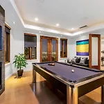 Hollywood Villa Ev2